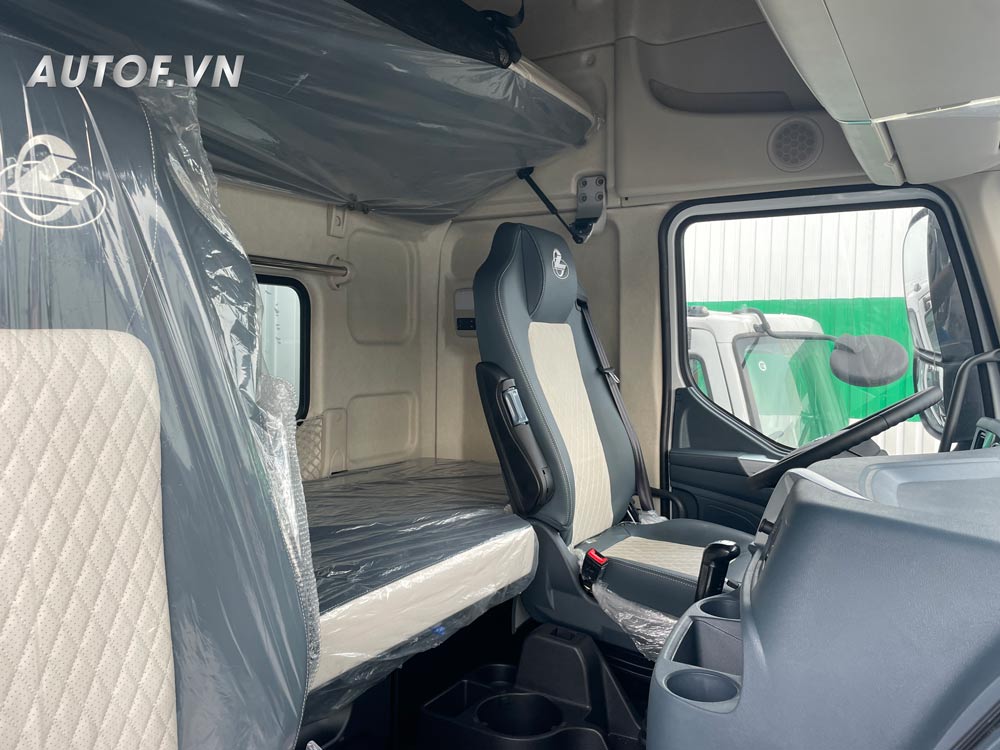 Xe tải Chenglong 5 chân H7 360Hp Thùng 9m7 (01/2026)